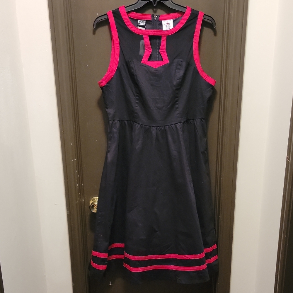 Her Universe "Black Widow" Disney Dress Shop. NWT.   1X